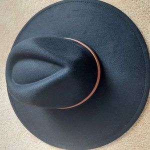 Wide brim Panama dandy hat